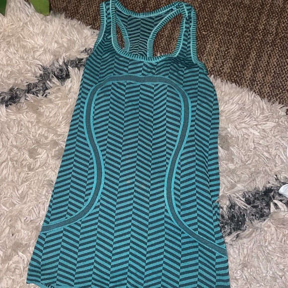 Lululemon stripped workout tank - Picture 1 of 3
